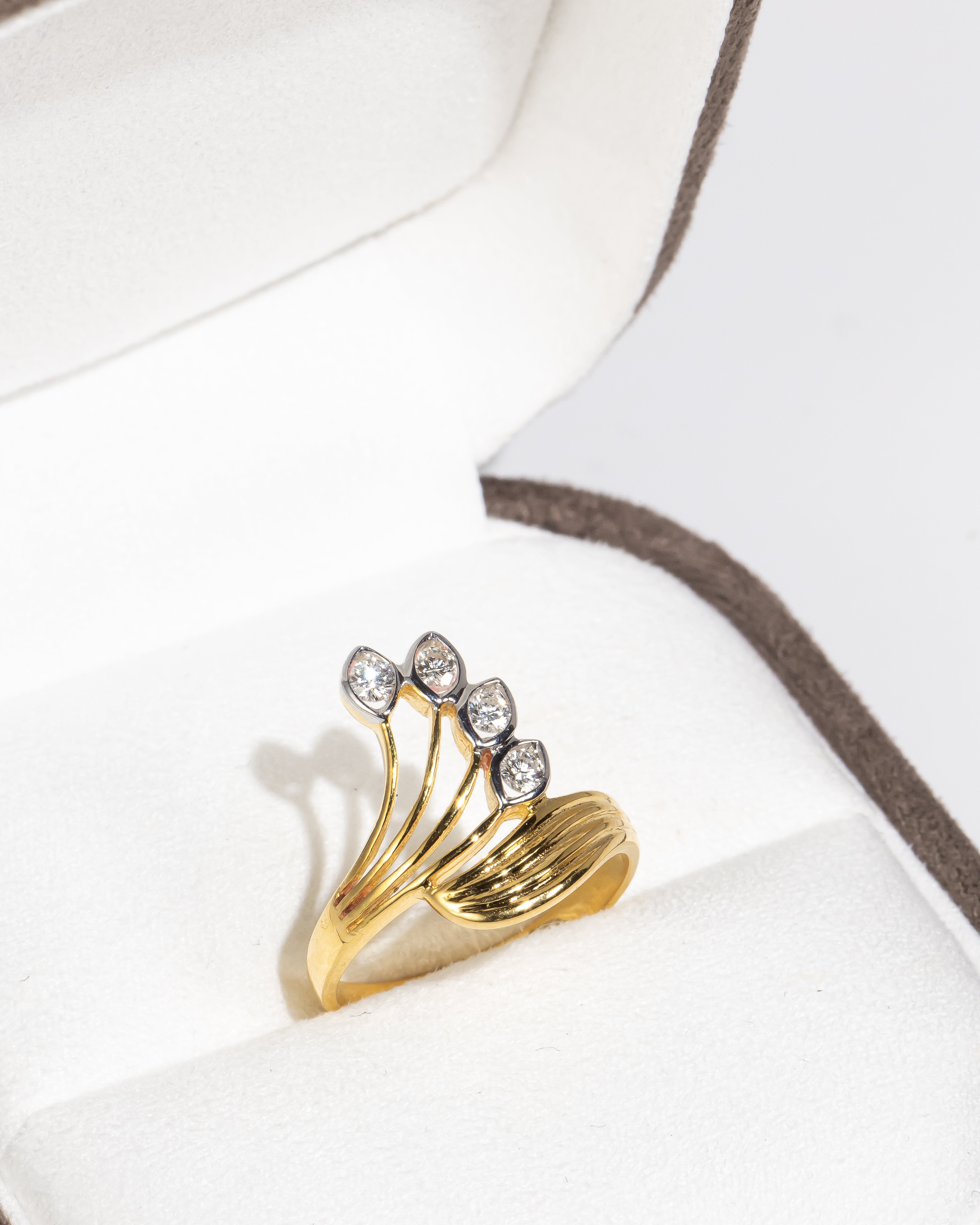 Peacock Tail Inspired Diamond Gold Ring