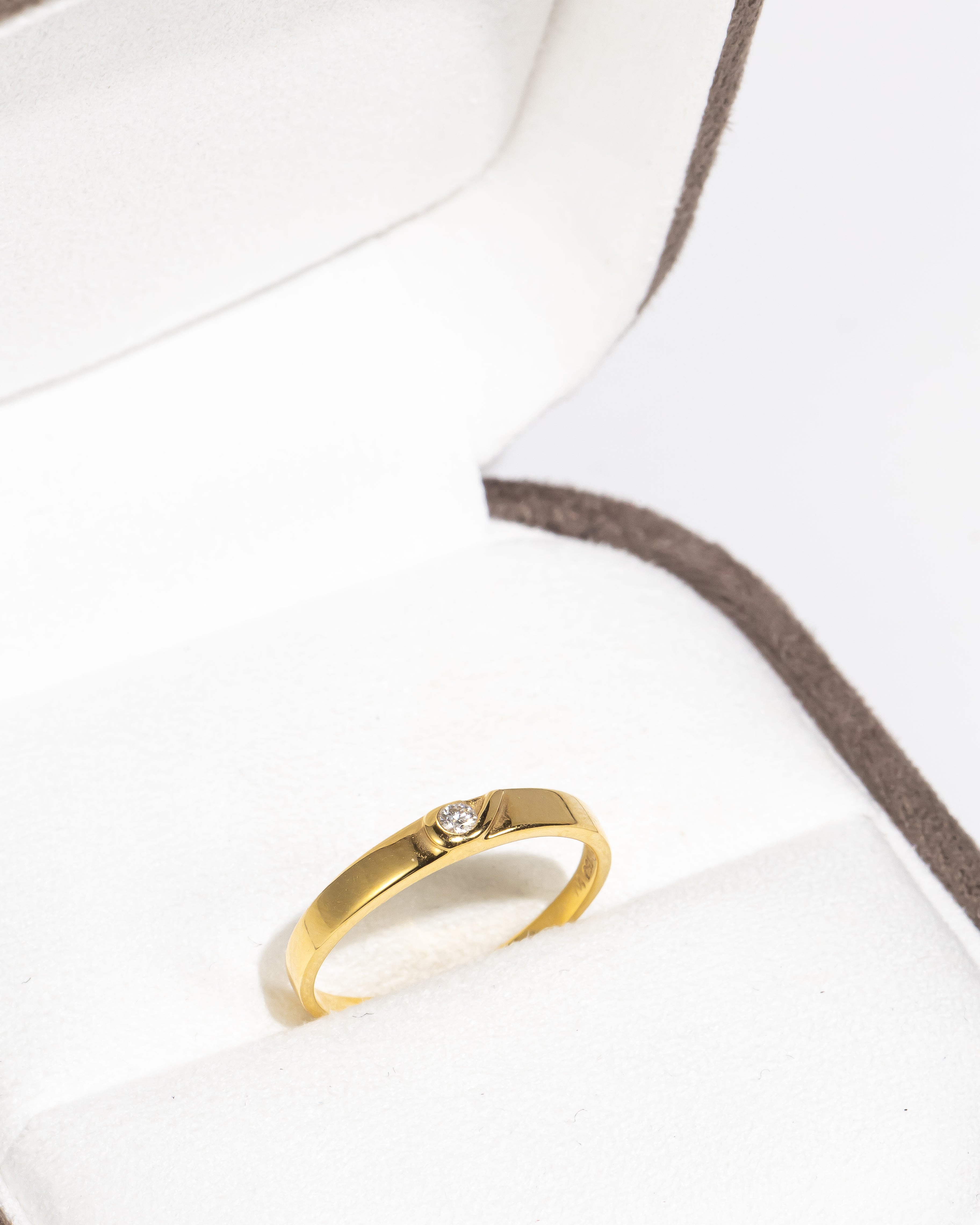 Diamond Solitaire Gold Ring