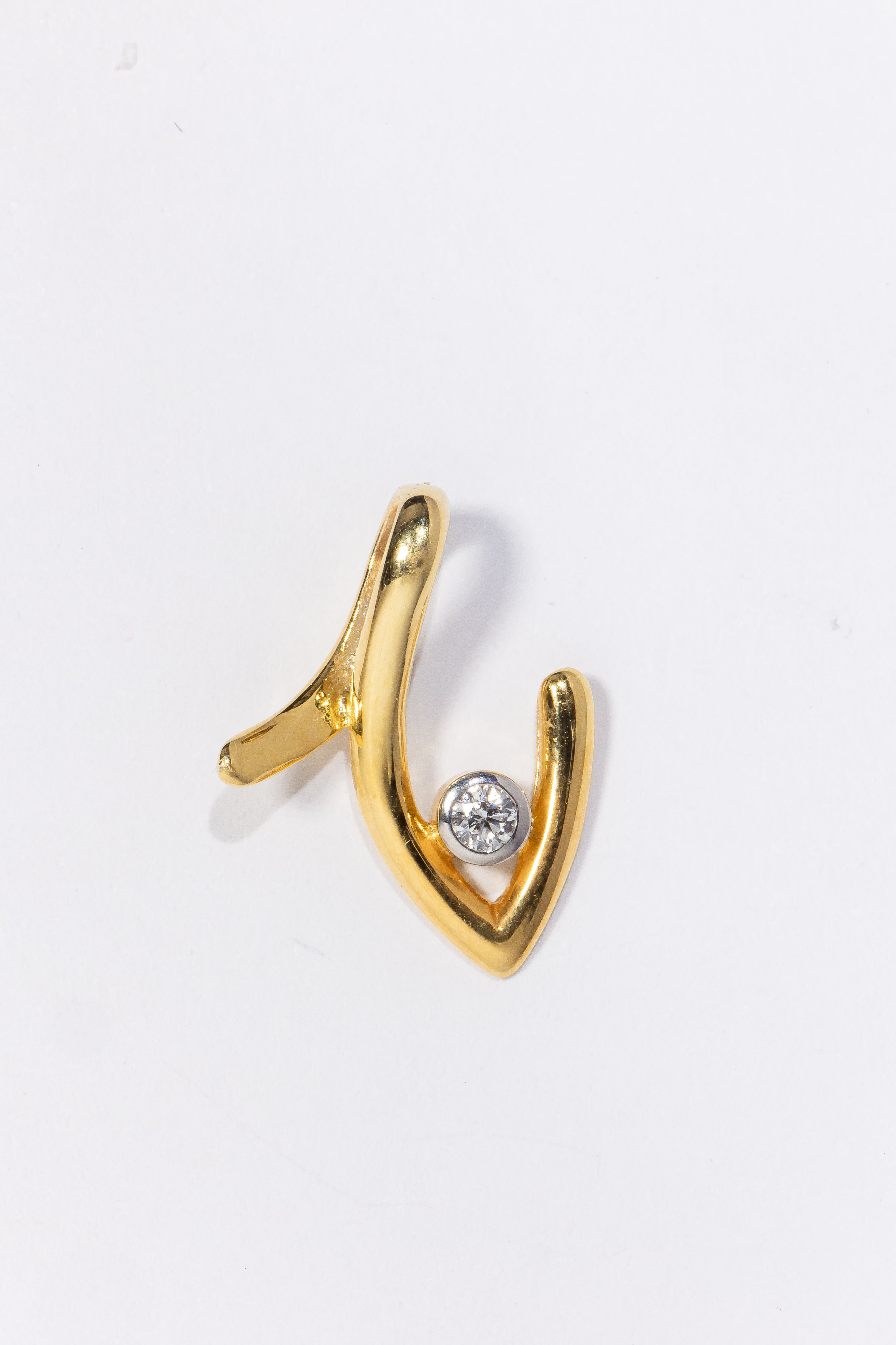 Floral Gold Diamond Pendant