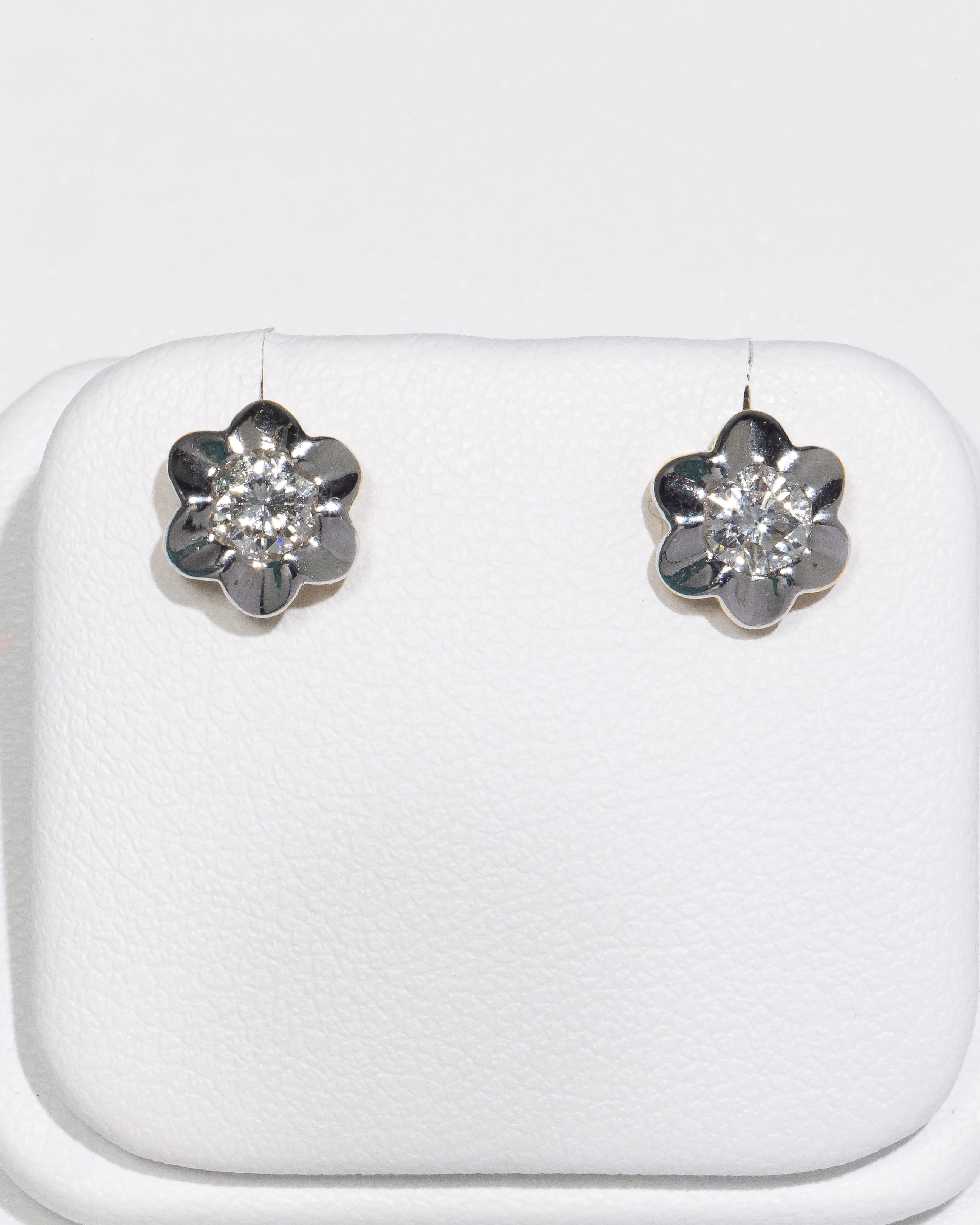 Single Diamond Flower-Shaped Earrings