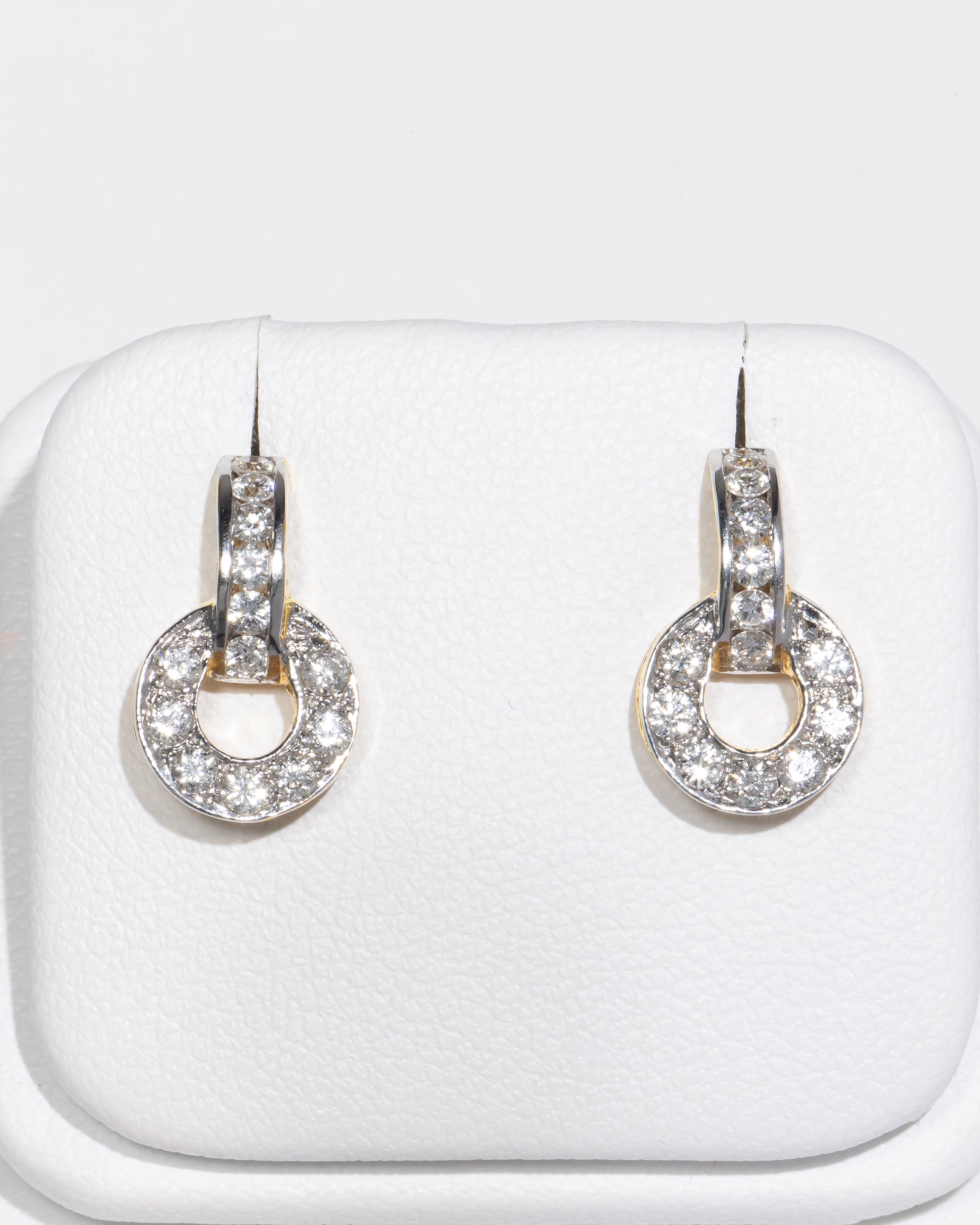 Classic Round Diamond Earrings (Female)