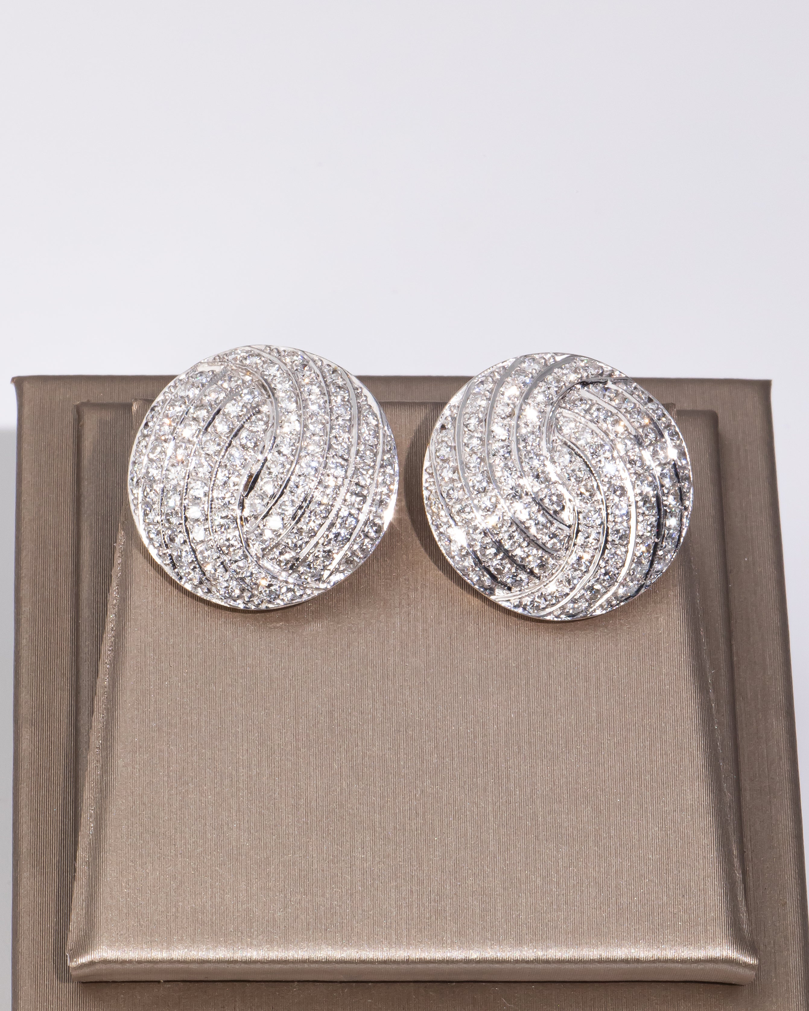 Round Diamond Earrings